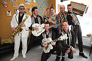 Gus Backus und The Firebirds bei "Lollipop - Boogie, Twist und Hula-Hoop" vom 3.-9.03.2010